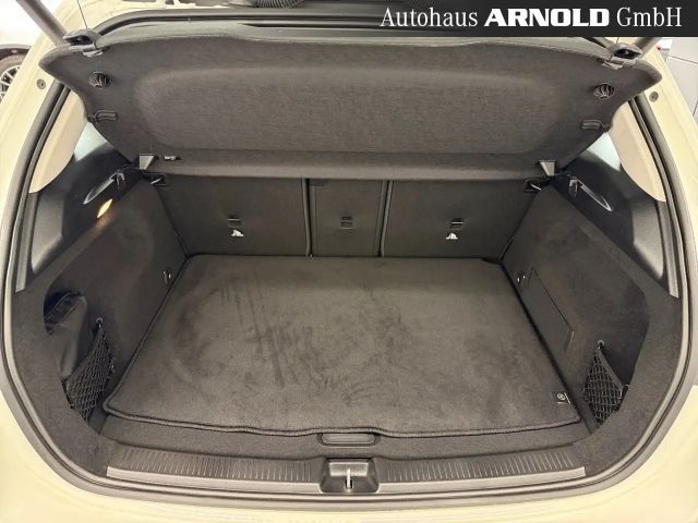 Mercedes-Benz B 200 Progressive Sedan