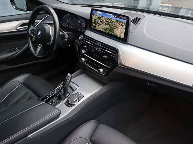 BMW 530 530e M-Sport Sedan xDrive