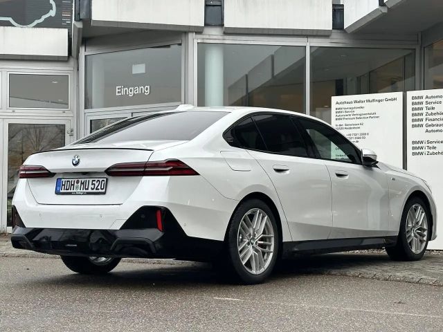 BMW 520 520d M-Sport Sedan