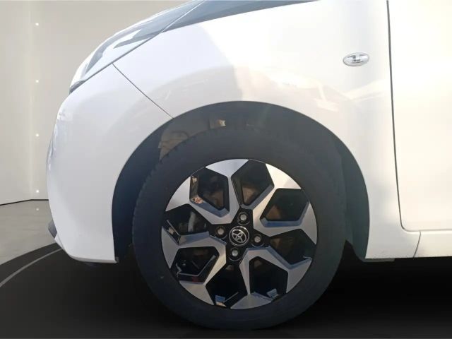 Toyota Aygo Hatchback Play Team D