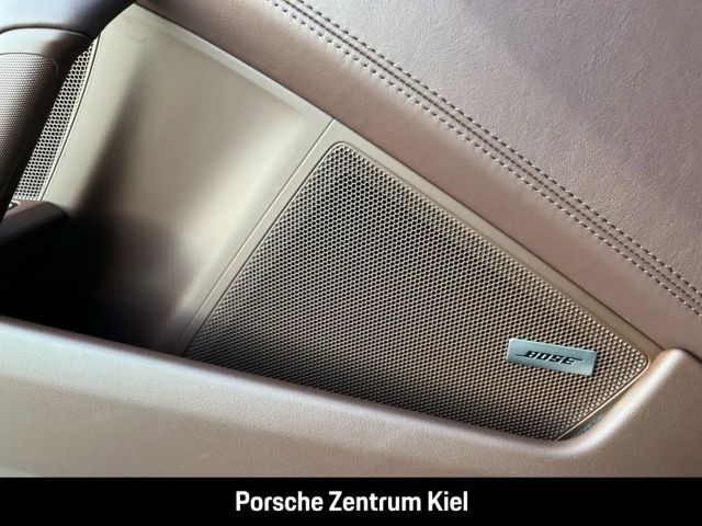 Porsche 992 4 Coupé GTS Targa