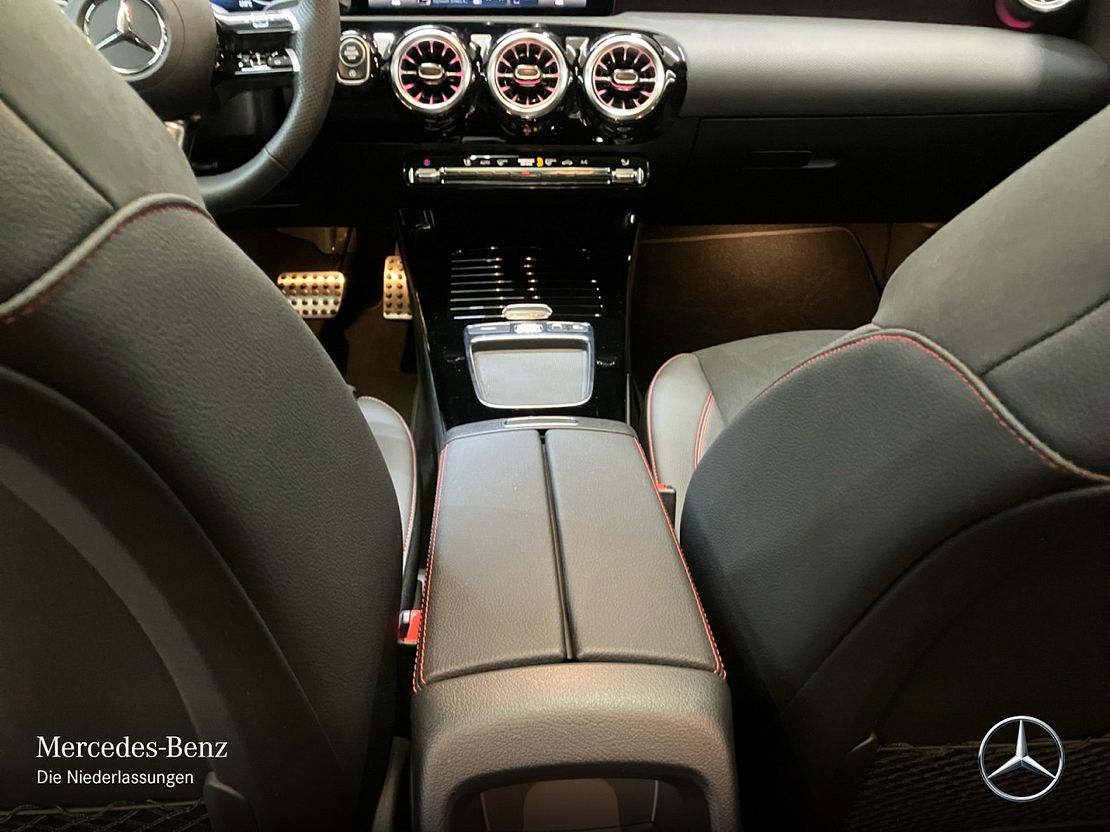 Mercedes-Benz A 250 4MATIC AMG Line