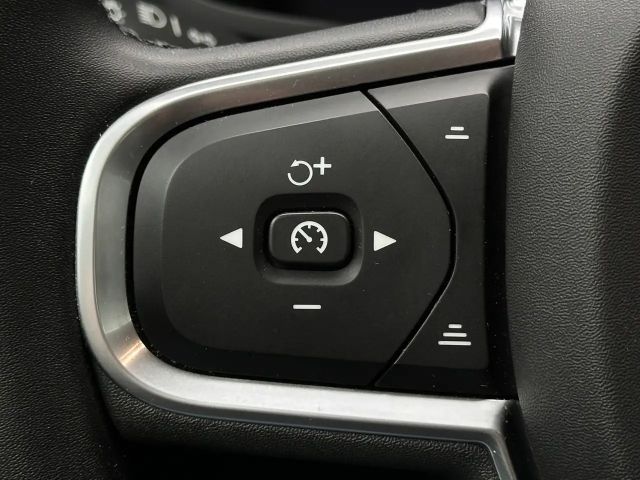 Volvo V60 AWD Core Recharge T6