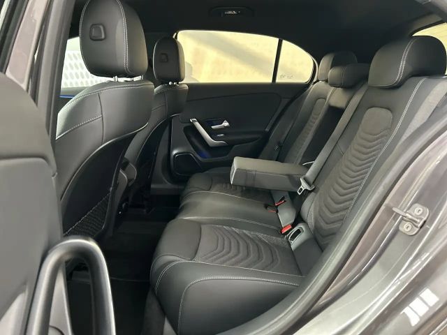 Mercedes-Benz A 180 Hatchback Progressive