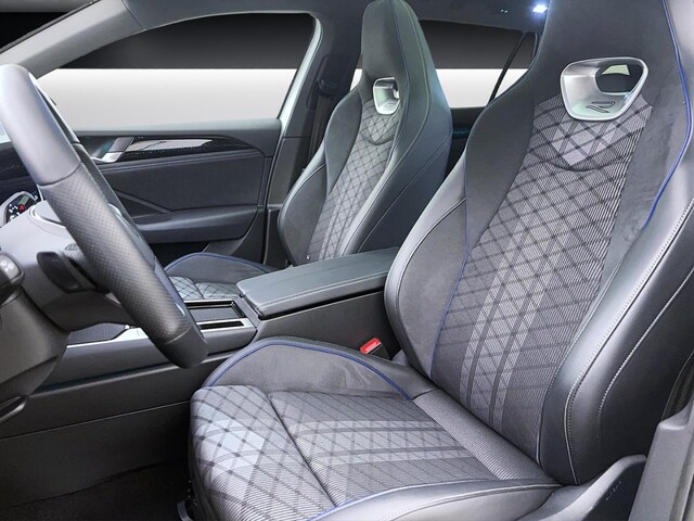 Volkswagen Passat 2.0 TDI DSG R-Line Style