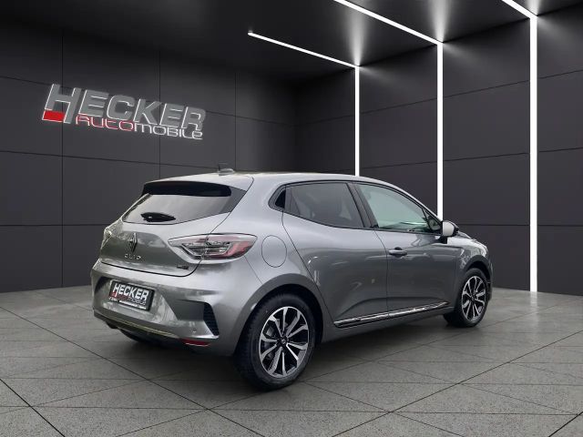 Renault Clio E-Tech Hybrid Techno