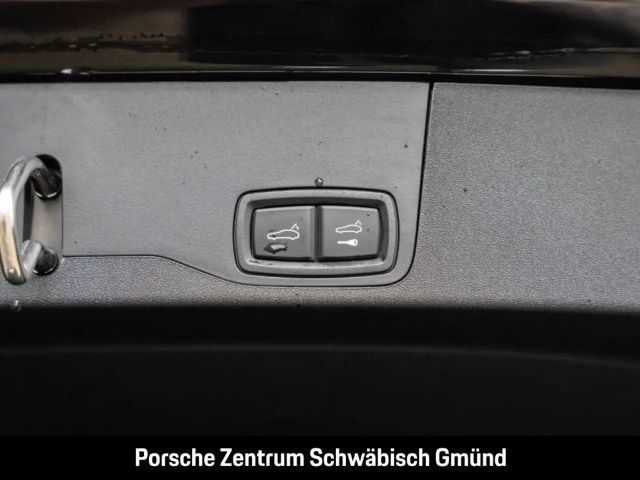 Porsche Taycan 4 Cross Turismo