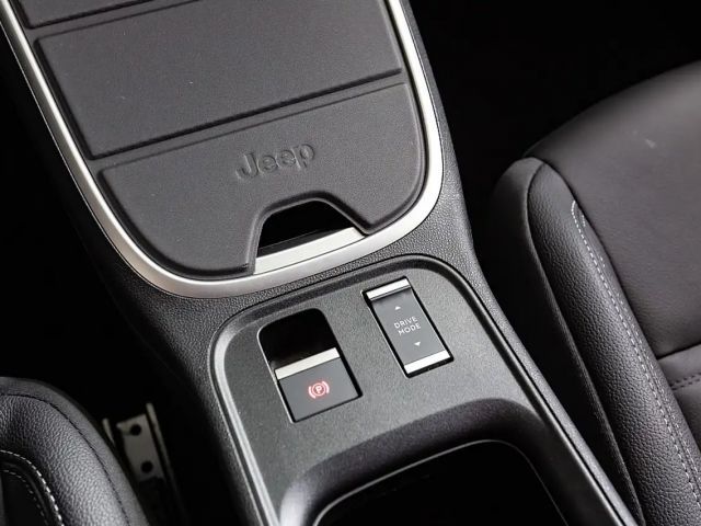 Jeep Avenger Full-Electric Summit