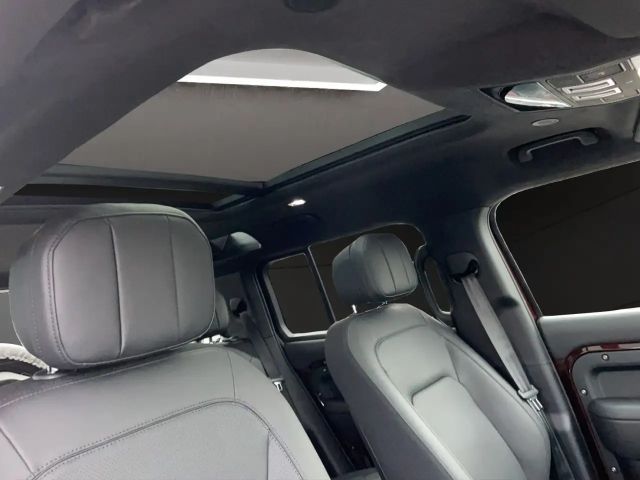 Land Rover Defender 110 D300