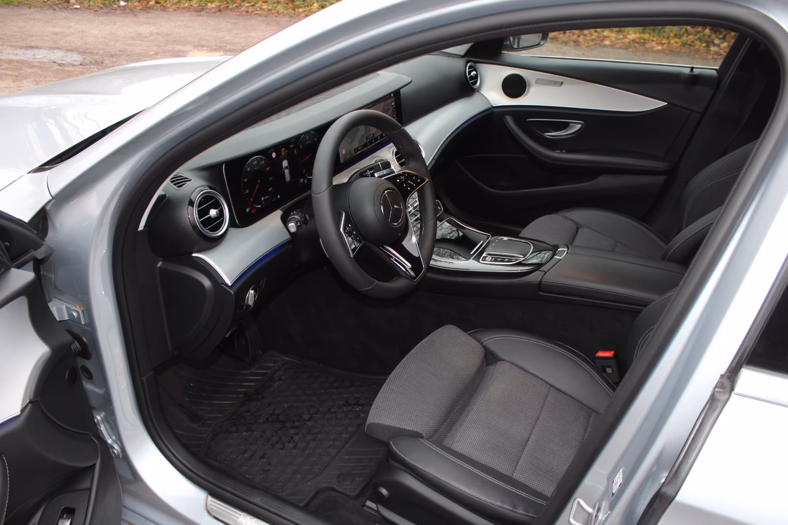 Mercedes-Benz E 220 *LED*PDC*KAMERA*NAVI*SITZH.*24.tkm!*