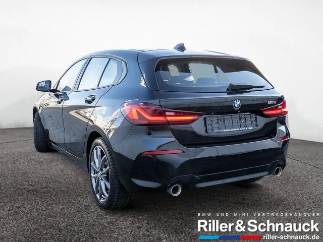 BMW 120 120i Sedan