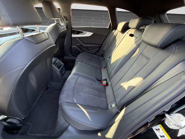 Audi A4 40 TFSI Avant Quattro S-Line S-Tronic