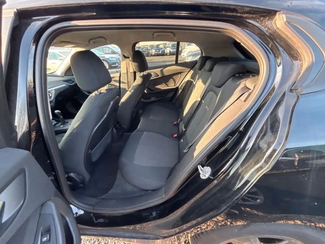 BMW 118 118d Advantage pakket Sedan