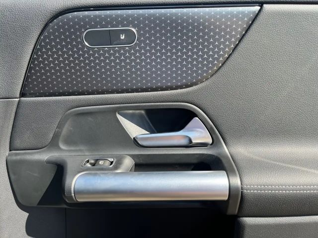 Mercedes-Benz B 200 Progressive Sedan