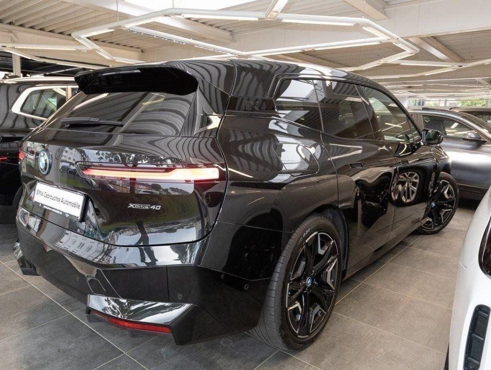 BMW iX xDrive40