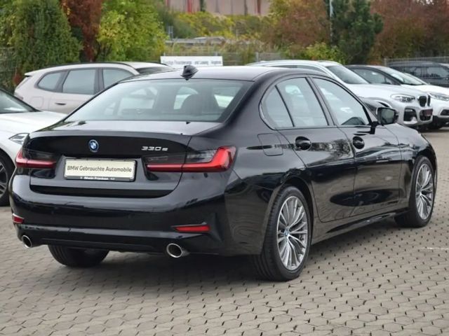 BMW 330 330e Sedan Sport Line