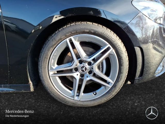 Mercedes-Benz B 180 AMG Line Sedan