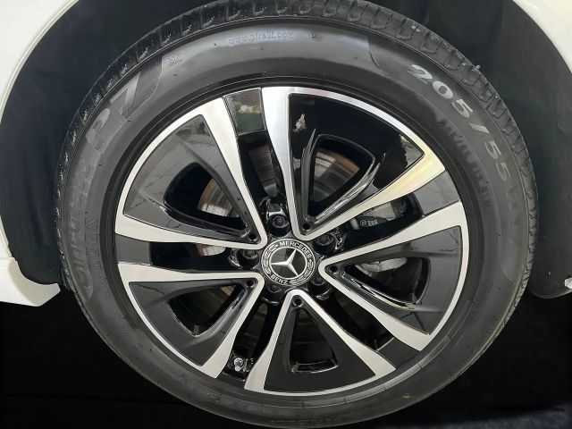 Mercedes-Benz B 200 Progressive Sedan