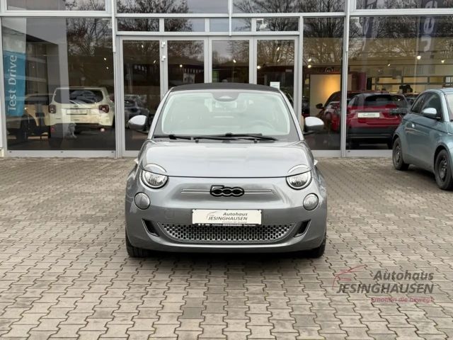 Fiat 500e Cabrio+JBL+Navi+Rückfahrkam.+PDC+Klimaaut.