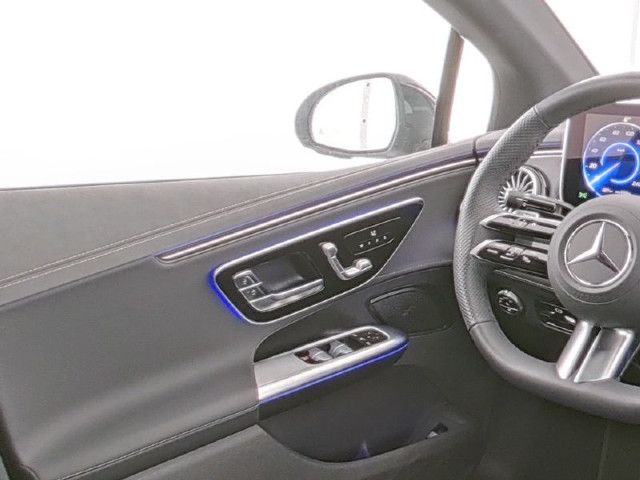 Mercedes-Benz EQE 300 Sedan
