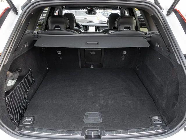 Volvo XC60 AWD Dark Plus T6