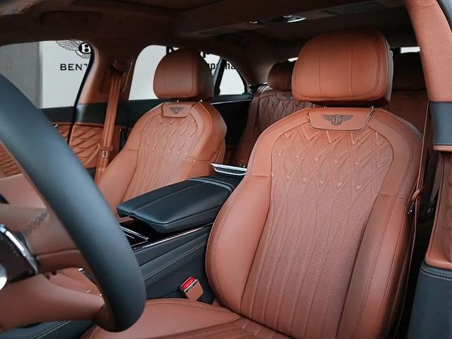 Bentley Flying Spur Hybrid V8