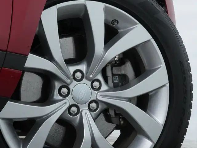 Land Rover Range Rover Evoque P300e