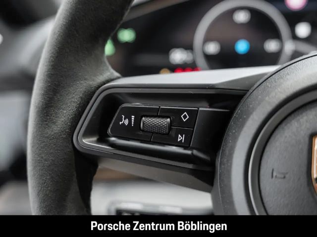 Porsche Taycan 4 Cross Turismo