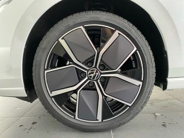 Volkswagen Golf 1.5 eTSI DSG Style