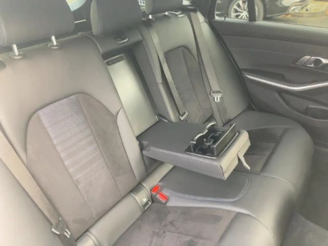 BMW 330 330d M-Sport Touring
