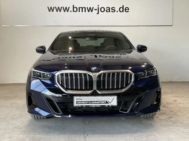 BMW 520 520i M-Sport Sedan