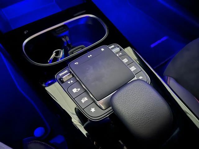 Mercedes-Benz A 250 A 250 e AMG Line