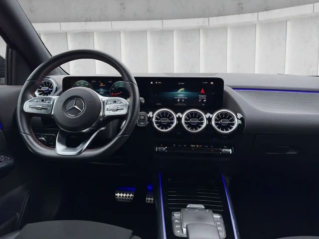 Mercedes-Benz GLA 200 AMG Line