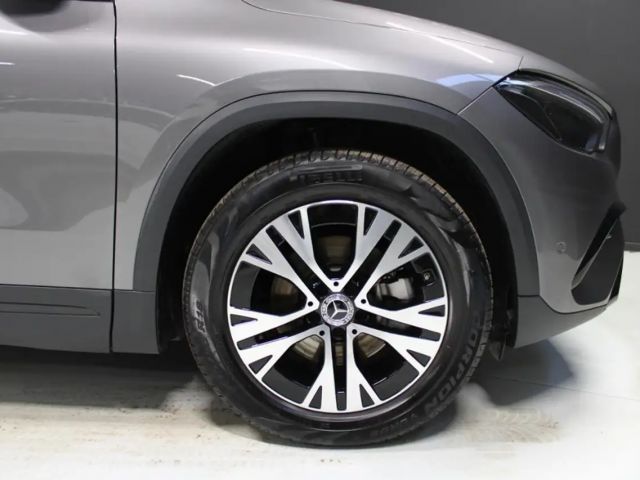 Mercedes-Benz GLA 200 Progressive