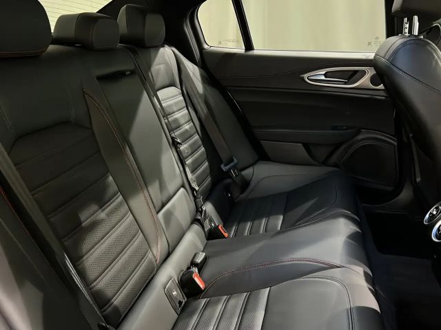 Alfa Romeo Giulia Q4