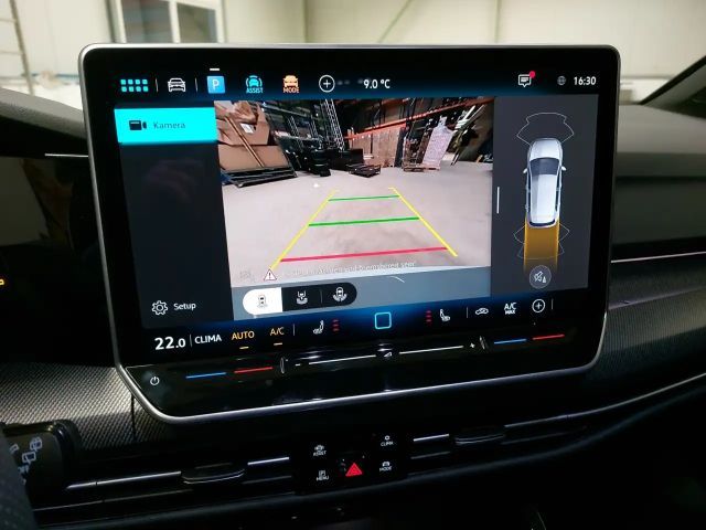 Volkswagen Golf 1.5 eTSI DSG R-Line