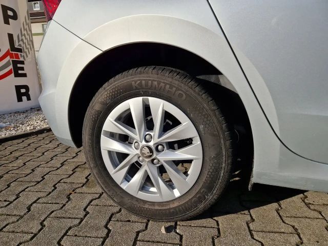 Skoda Fabia Fabia 1.0 MPI Edition 130 / 5 J G. 100.000 km