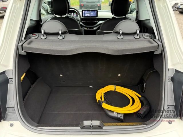 Fiat 500e 3+1+Klimaaut.+Keyless+Tempomat+Schildererkennung