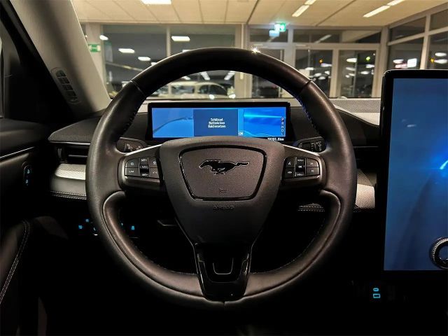 Ford Mustang Mach-E Premium Standard range