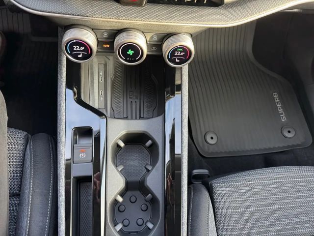 Skoda Superb 2.0 TDI Combi