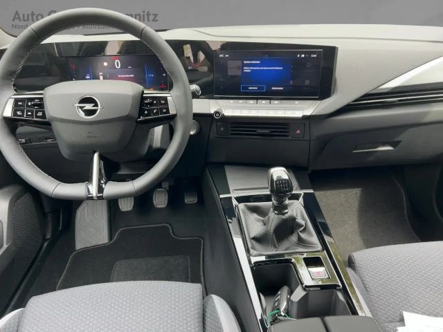 Opel Astra 1.2 Turbo Edition Sports Tourer