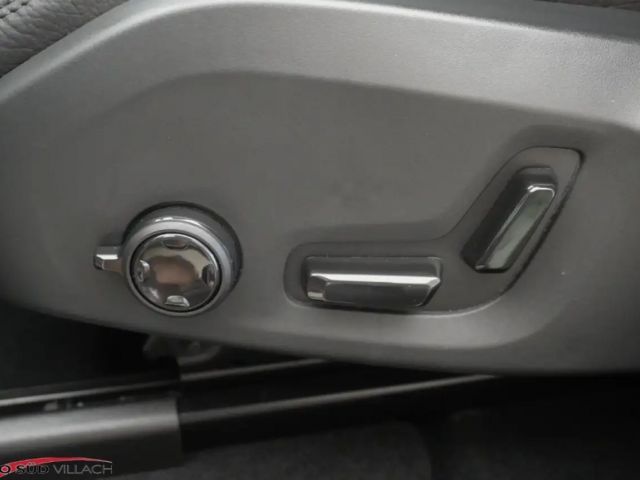 Volvo XC60 AWD Dark Plus