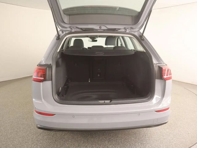 Volkswagen Golf Life Variant