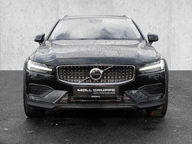 Volvo V60 Cross Country AWD Plus