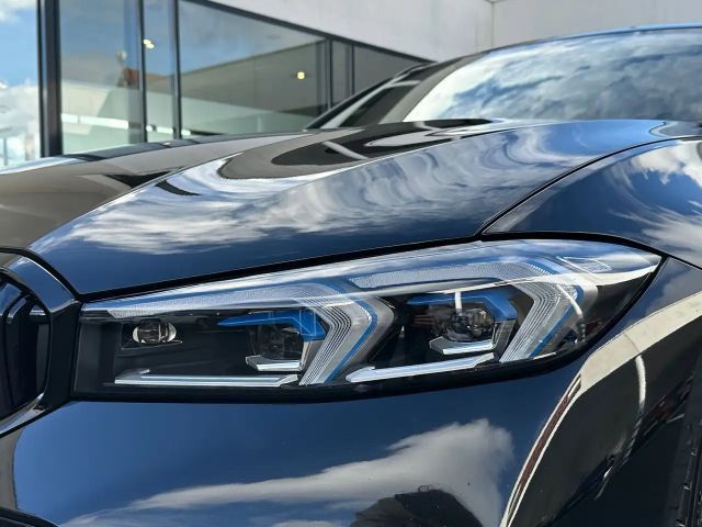 BMW 330 330d M-Sport Touring xDrive