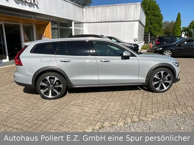 Volvo V60 Cross Country AWD Plus