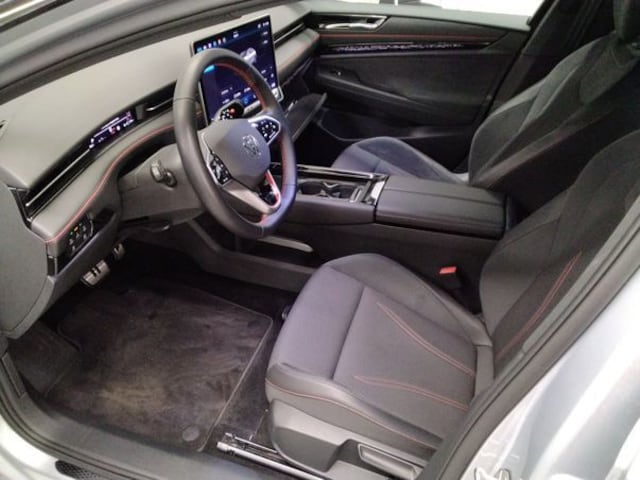 Volkswagen ID.7 340PS NP.74T ACC.5J-G.WÄRMEPUMPE.AHK.AREA-VIEW.NAVI.HUD.LED.APP-C