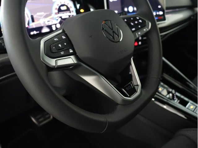 Volkswagen Golf 1.5 eTSI DSG Golf VIII