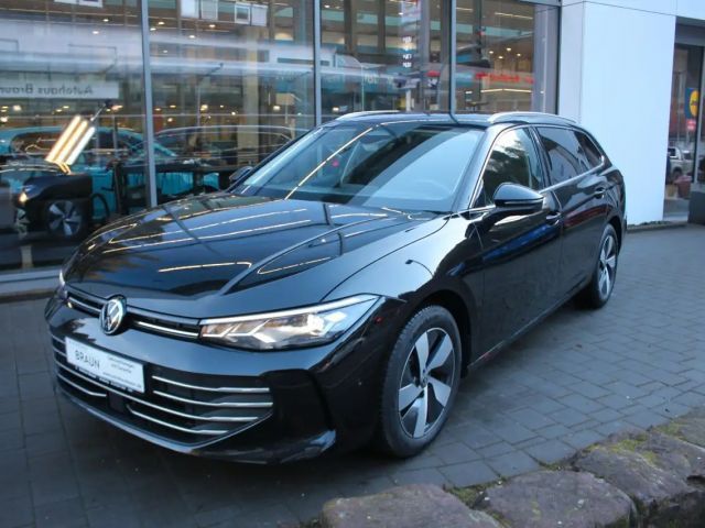Volkswagen Passat 1.5 eTSI Business Variant