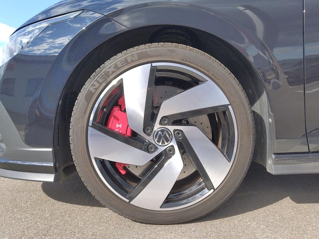 Volkswagen Golf 2.0 TSI DSG